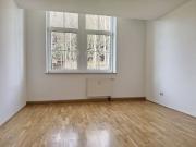 3 Raum • Sonnenbalkon • Parkett • Einbauküche möglich •...