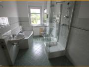 3 Raum Wohnung mit Südbalkon und Bade mit Dusche/Wanne...