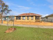 3 room house to let in 1033 Norman Street, Wendouree