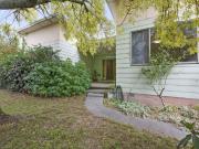 3 room house to let in 424 Joseph Street, Canadian
