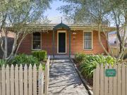 3 room house to let in 720 Talbot Street South, Redan