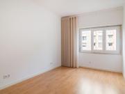3 room luxury Apartment for rent in Avenida 5 de Outubro...