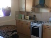 3 rooms flat. 10 min Mile End station,Bow station