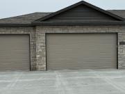 3 Stall Garage 2 bedroom/2.5 bathroom ranch townhome