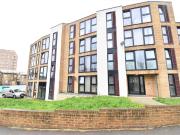 3 Station Road, London NW4, 2 bed flat to rent, £2,200...
