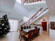 3 Storey House and Lot for Sale in Blue Mountains...