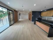 3 Storey House and Lot with 6 Bedrooms for Sale in... 3 Storey House and Lot with 6 Bedrooms for Sale in...
