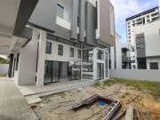 3 storey Intercorner lor terrace 10feet side land