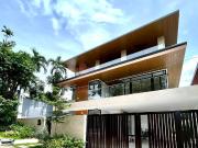 3 Storey Luxury House For Sale at White Plains Quezon City