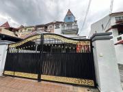 3 Storey Terrace END LOT Jalan Putri Jaya Cheras FOR SALE