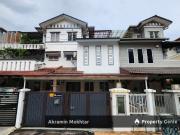 3 Storey Terrace House Freehold, Renovated & fully...