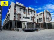3 Storey Townhouse for sale in EDSA Muñoz Congressional...