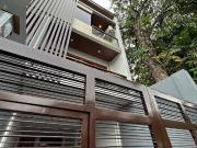 3 Storey Townhouse in Congressional Extension, Quezon...