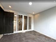 3 Storey Townhouse with 3Br and Attic & 3 Car Garage FOR...