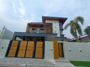 3 Storey with Roof Deck House And Lot For Sale In BF...