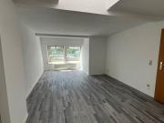 3 Zi. DG Whg. mit Wanne UND Duche, PKW Stellplatz möglich