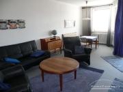 3 Zi.Whg 3. Etage rechts, großer Balkon. Gute Lage in...