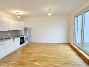 3 Zi Wohnung mit großer Terrasse im Dachgeschoss nahe U1...