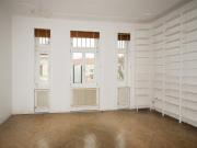 3 ZIMMER ALTBAU MIT BALKON SANIERUNGSBEDÜRFTIG IN TOP LAGE!