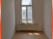 3 Zimmer Altbauwohnung mit EINBAUKÜCHE mitten in der...