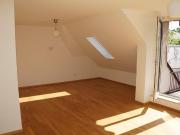 3 Zimmer Dachgeschoss Wohnung absolut ruhig & zentrumsnah