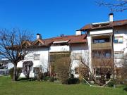 3 Zimmer Dachgeschoss Wohnung mit 2 großen Garagen...