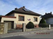 3 Zimmer Einfamilienhaus mit großen Garten und Garage...