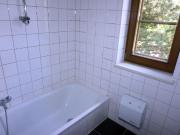 3 Zimmer helle Mietwohnung mit Loggia im 1 Stock u....