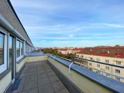 3 Zimmer mit Balkon und Fernblick im obersten Liftstock...