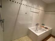 3 Zimmer mit EG Wohnung EBK, Terrasse, Garten und Stellplatz