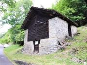 3 Zimmer Rustico zum Ausbauen mit kl. Wiese und Wald /...