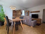 3 Zimmer Wohnung im 2ten Stock mit sonniger Loggia &...