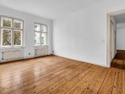 3 Zimmer Wohnung mit Dielenboden und Einbauküche in...