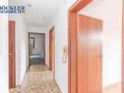 3 Zimmer Wohnung mit EBK, neuem Bad und Garagenstellplatz 3 Zimmer Wohnung mit EBK, neuem Bad und Garagenstellplatz