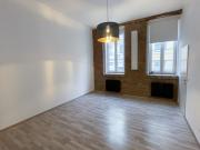 3 Zimmer Wohnung mit Einbauküche in saniertem Altbau TOP...