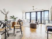 3 Zimmer Wohnung mit Loggia: Wohnung im K6 Hochhaus