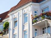 3 Zimmer Wohnung mit Terrasse, Gartenanteil und Pkw...
