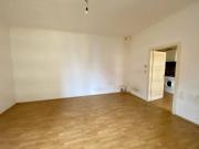 3 Zimmer Wohnung ZUM SANIEREN, HELL und RUHIG!