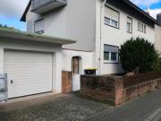 3 Zimmerwohnung mit Balkon, Gartenanteil und Garage