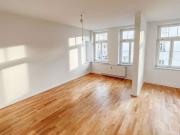 3 Zimmerwohnung mit Balkon im denkmalgeschützten MFH