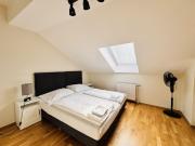 3 Zimmerwohnung mit Dachterrasse und 50qm Garten!