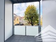 3 Zimmerwohnung mit Küche und Balkon in saniertem Stadthaus!