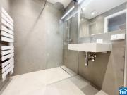 3 Zimmerwohnung mit Pool & Eigengarten!
