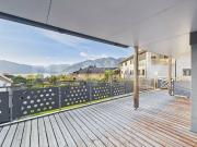 3 ½ Zimmerwohnung mit Seeblick und Swimming Pool 3 ½ Zimmerwohnung mit Seeblick und Swimming Pool