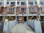 3Bedroom, 3Bathroom Townhouse with Carport