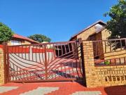 3bedroom house on the market at geel.