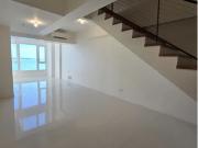 3BR Loft Penthouse level Sea View Oakharbor DMCI...