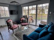 3PP meublé avec terrasse et parking dans immeuble neuf!