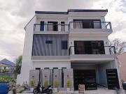 3Storey Four Car Garage Brandnew Modern House and Lot...