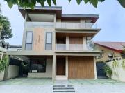3Storey Modern House and Lot for Sale in BF Homes...